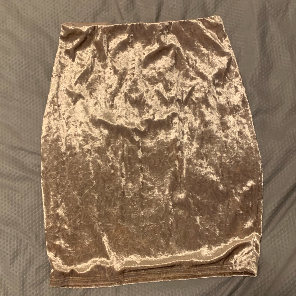 Naked waredrobe skirt